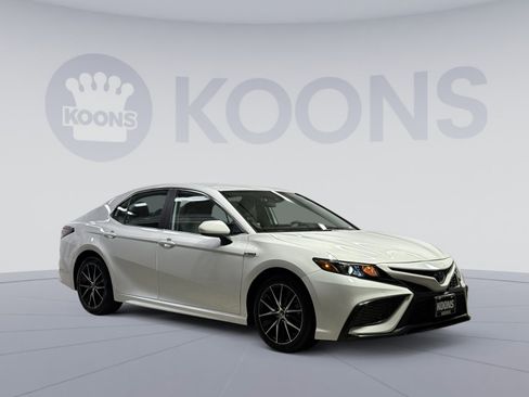 Used 2021 Toyota Camry SE FWD image 22