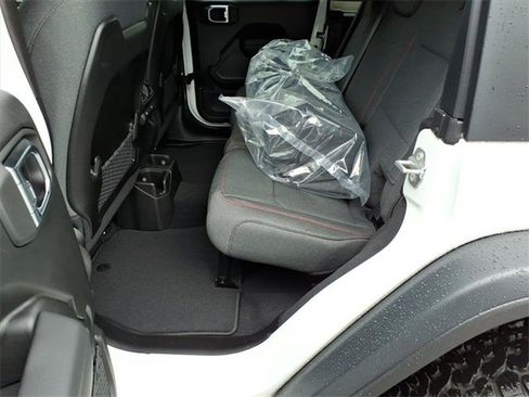 New 2025 Jeep Wrangler Unlimited Rubicon image 12