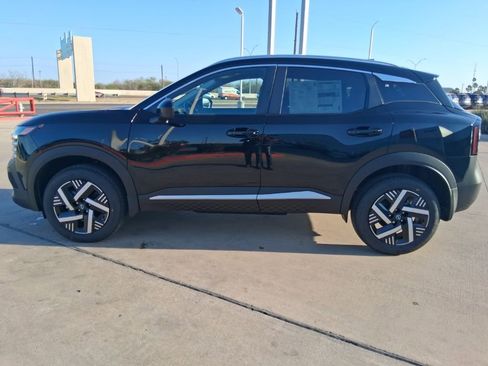 New 2026 Nissan Kicks SV image 3