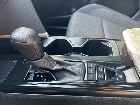 Used 2025 Toyota Camry LE image 34