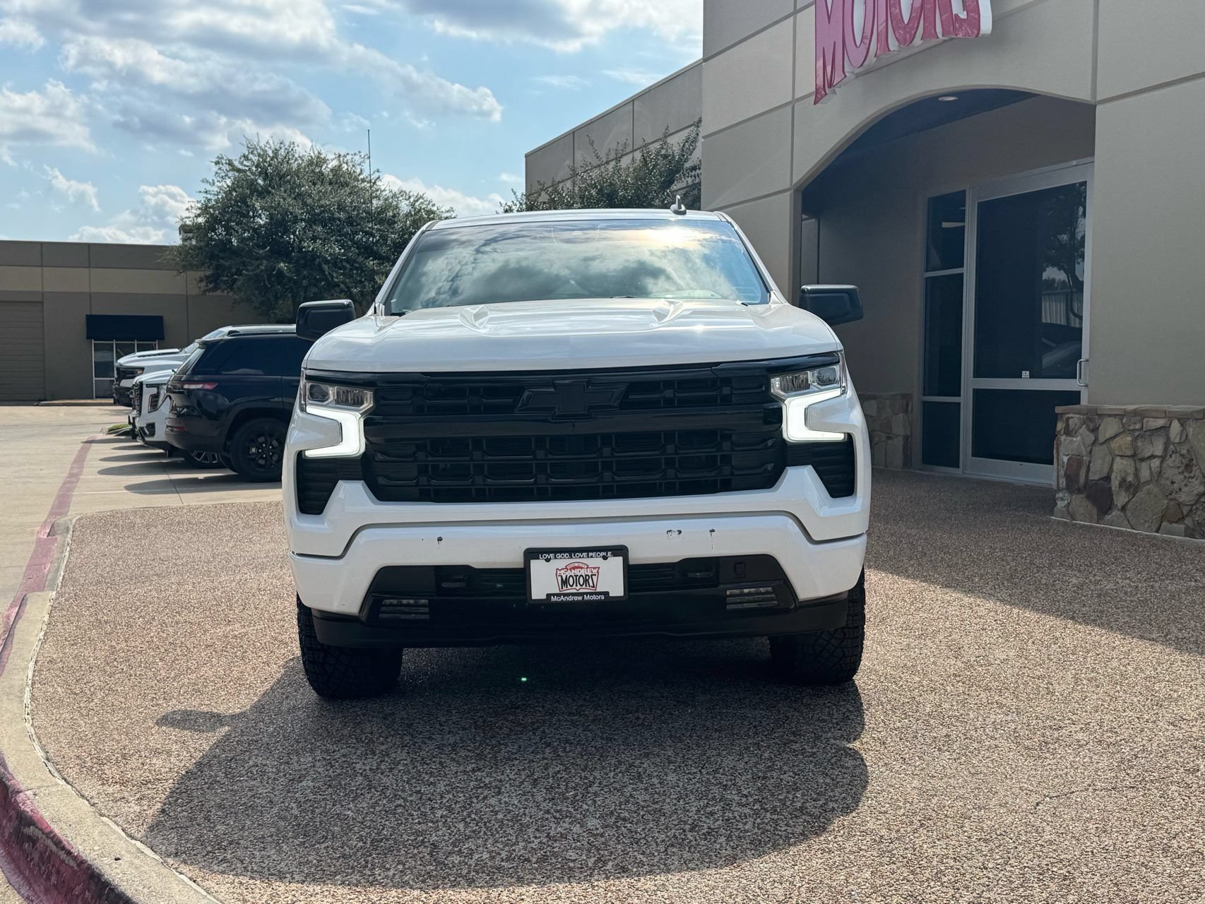 Used 2023 Chevrolet Silverado 1500 RST w/ Convenience Package II AWD/4WD image 5