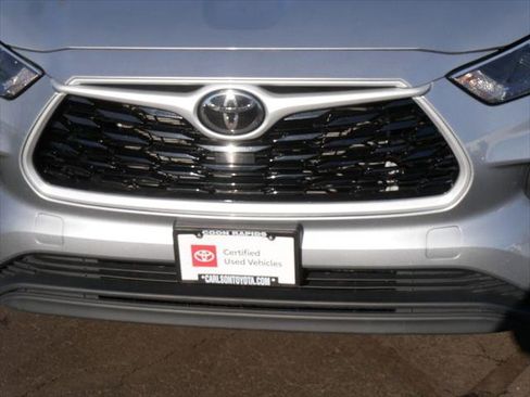 Certified 2023 Toyota Highlander XLE image 9