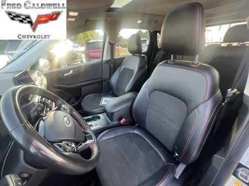 Used 2022 Ford Escape SEL w/ SEL Stealth AWD Package image 25