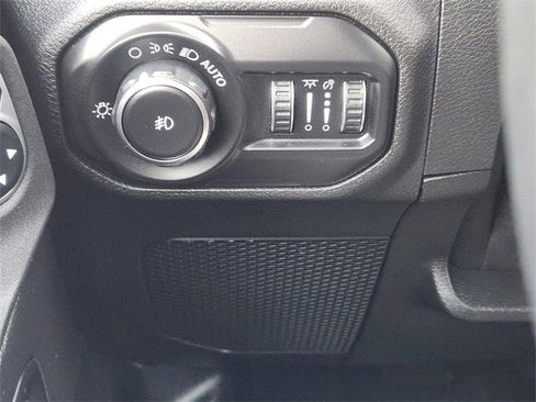 Used 2021 Jeep Wrangler Unlimited Sahara image 23