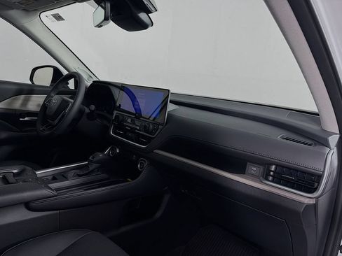 Used 2026 Toyota Grand Highlander AWD Hybrid image 31