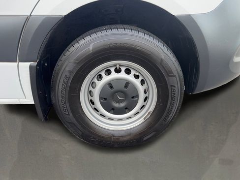 Used 2021 Mercedes-Benz Sprinter 2500 image 44