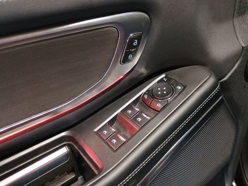 Used 2025 Ford Expedition Platinum image 7