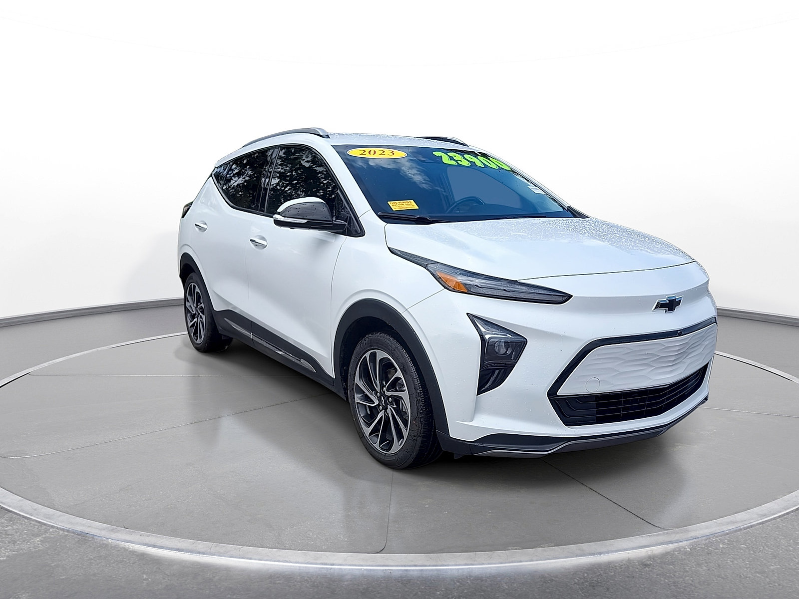 Used 2023 Chevrolet Bolt EUV Premier FWD image 2
