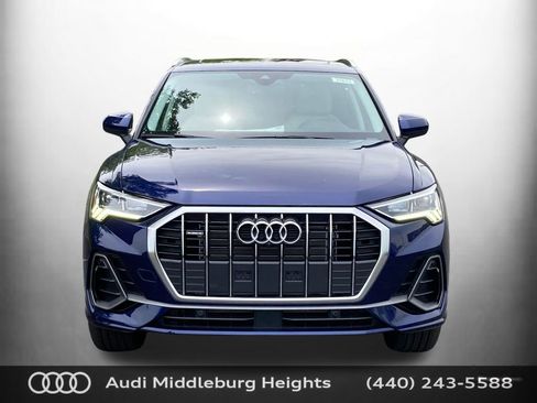 Used 2025 Audi Q3 2.0T Premium w/ Convenience Package image 2