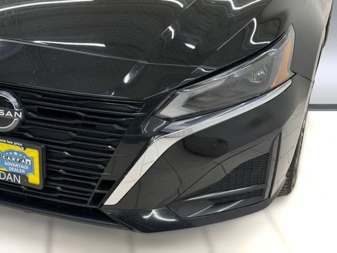 Used 2023 Nissan Altima 2.5 SV AWD/4WD image 9