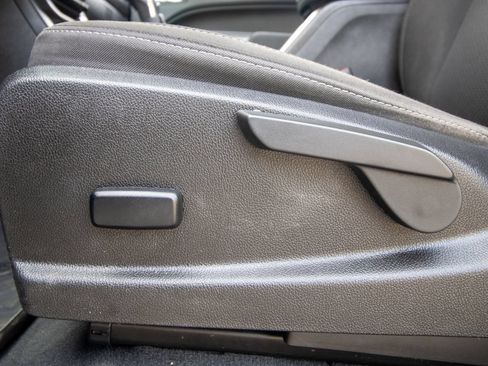 Used 2022 Chevrolet Colorado LT AWD/4WD image 14
