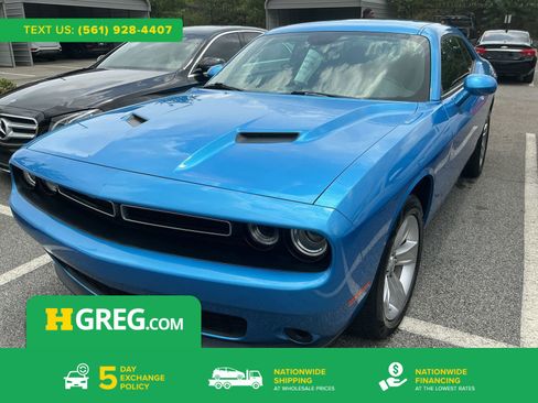 Used 2023 Dodge Challenger SXT RWD image 1