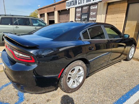 Used 2015 Dodge Charger SE w/ Popular Equipment Group image 12