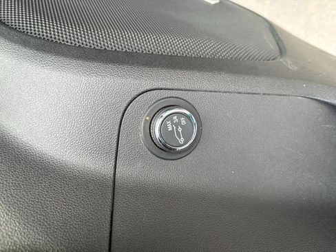 Used 2018 GMC Acadia SLT image 18