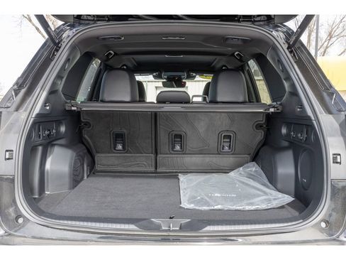 Certified 2025 Subaru Forester Limited image 14