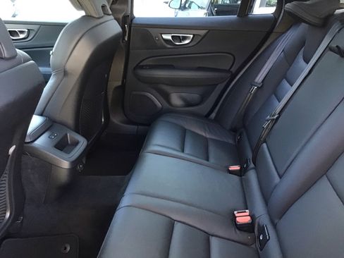 Certified 2025 Volvo V60 B5 Cross Country Plus image 31