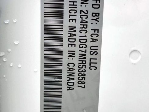 Certified 2021 Chrysler Voyager Lxi image 18