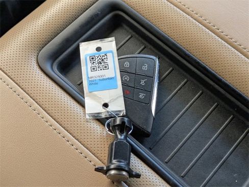 Used 2021 Chevrolet Suburban Premier w/ Premium Package image 37
