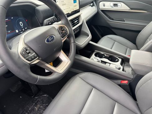 New 2026 Ford Explorer Active w/ Active Comfort Package image 9