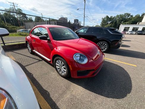 Used 2018 Volkswagen Beetle 2.0T S FWD image 5