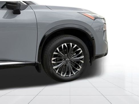 Certified 2024 Nissan Rogue Platinum w/ Platinum Premium Package image 9