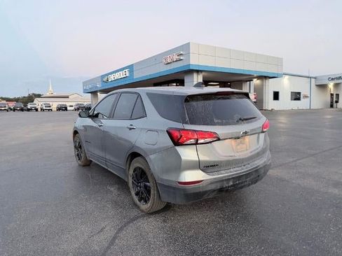 Used 2024 Chevrolet Equinox LS w/ LS Convenience Package FWD image 3