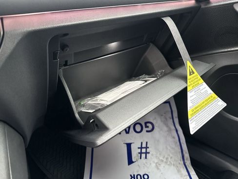 New 2026 Volkswagen Tiguan SE image 39