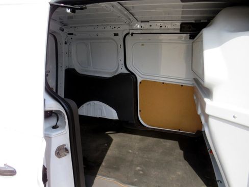 Used 2019 Ford Transit Connect XLT image 30