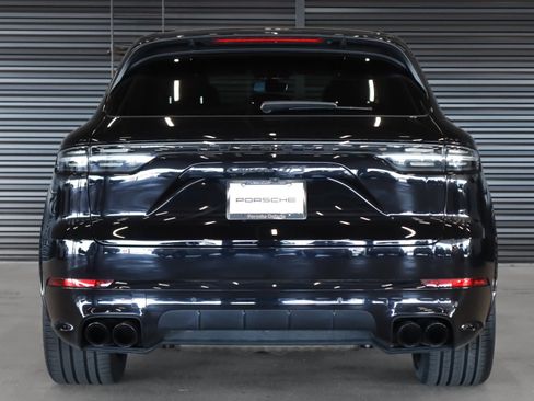 Used 2022 Porsche Cayenne GTS AWD/4WD image 9