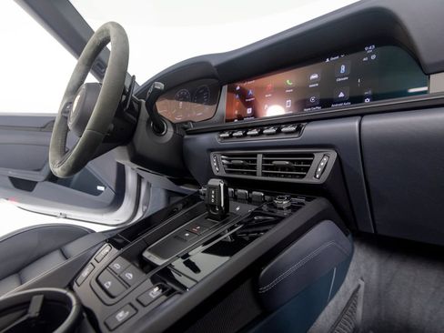 Certified 2025 Porsche 911 Carrera GTS RWD image 35