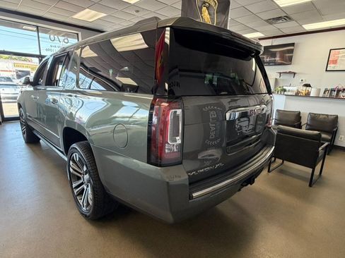 Used 2018 GMC Yukon XL Denali AWD/4WD image 10