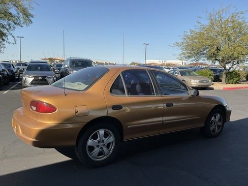 Used 2002 Chevrolet Cavalier Sedan image 3