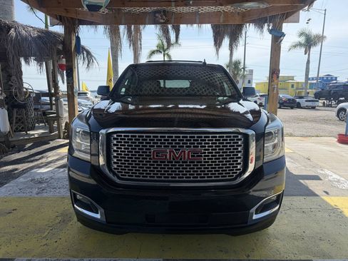 Used 2017 GMC Yukon Denali w/ Enhanced Security Package AWD/4WD image 2