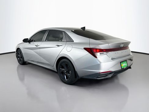 Used 2022 Hyundai Elantra SEL FWD image 7