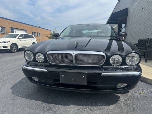 Used 2006 Jaguar XJ8 RWD image 3