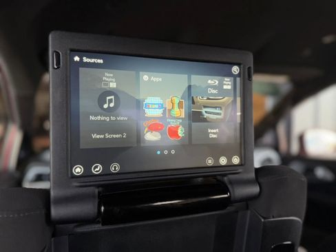 Used 2021 Chrysler Pacifica Touring w/ Uconnect Theater Family Group image 41