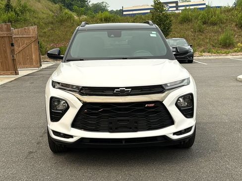 Used 2023 Chevrolet TrailBlazer RS AWD/4WD image 2