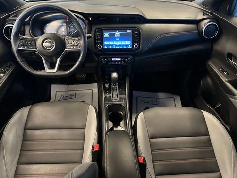 Used 2024 Nissan Kicks SR w/ SR Premium Package FWD image 9