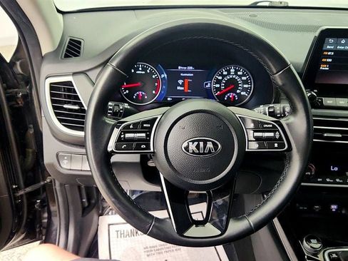 Used 2021 Kia Seltos SX w/ SX Sunroof Package AWD/4WD image 15