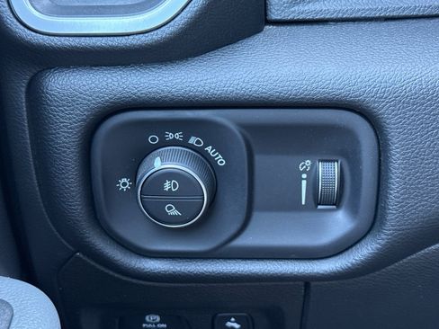 Used 2022 RAM 1500 Big Horn w/ Trailer Tow Group (B) image 41