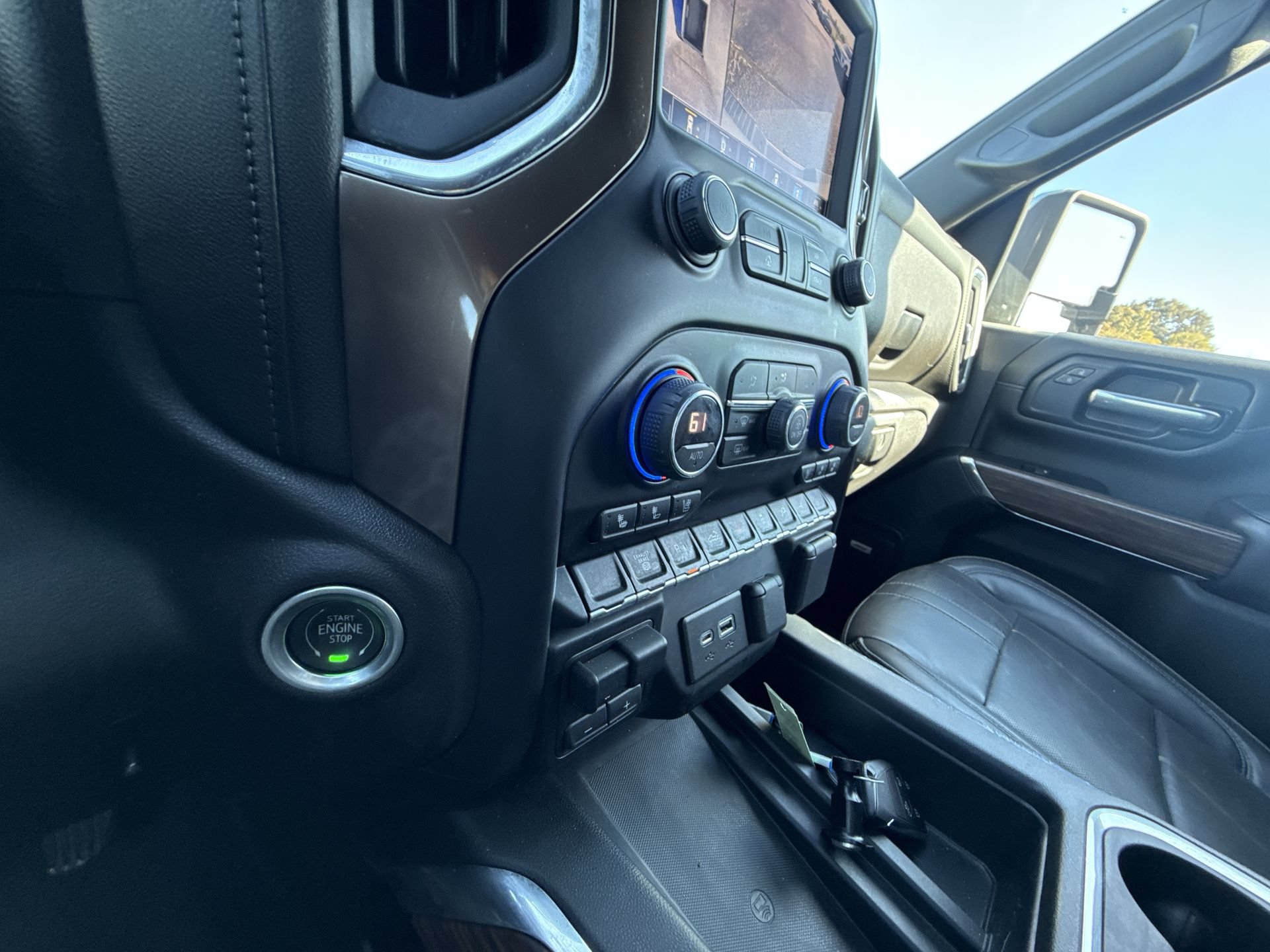 Used 2022 Chevrolet Silverado 2500 High Country AWD/4WD image 23