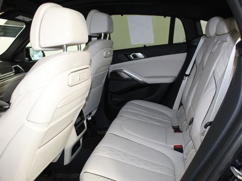 Certified 2024 BMW X6 M60i w/ Dynamic Handling Package image 24