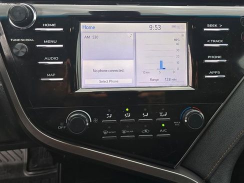 Used 2019 Toyota Camry LE FWD image 11