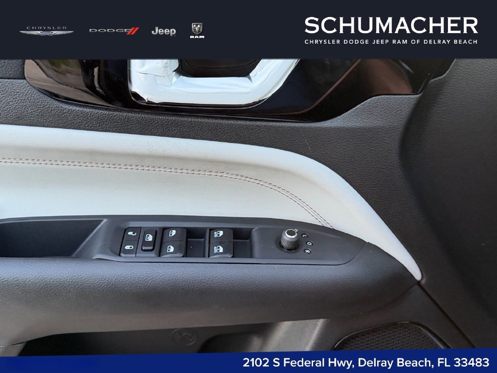 New 2026 Jeep Compass Limited w/ Sun, Sound & Navigation Group AWD/4WD image 19