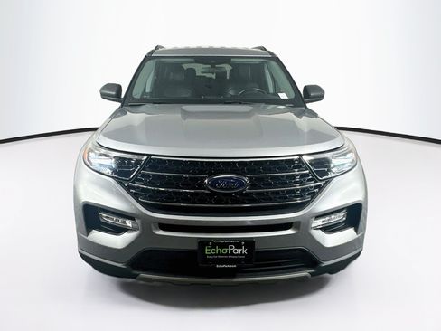 Used 2020 Ford Explorer XLT w/ Equipment Group 202A RWD image 2