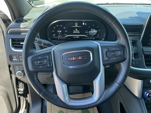 Used 2022 GMC Yukon SLT w/ SLT Luxury Package AWD/4WD image 15