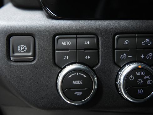 New 2026 GMC Sierra 2500 SLT w/ SLT Convenience Package image 25