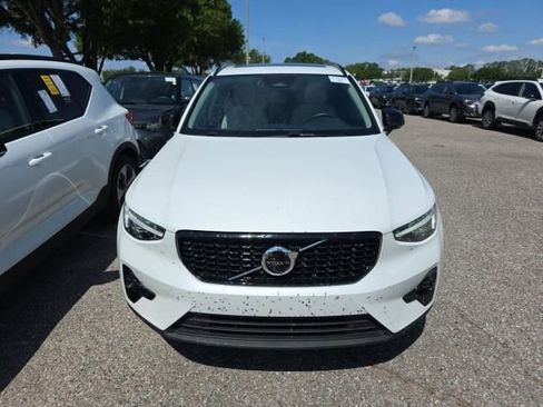 Used 2026 Volvo XC40 B5 Plus AWD/4WD image 2