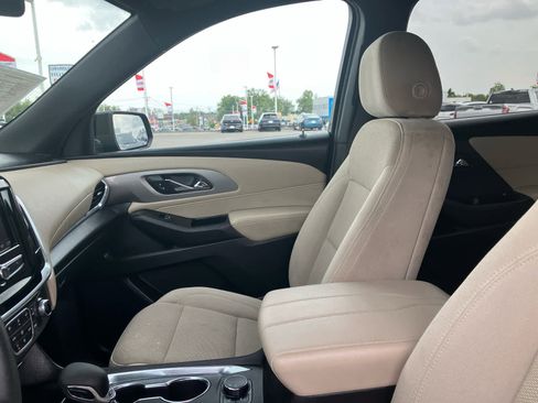 Used 2022 Chevrolet Traverse LS w/ Midnight/Sport Edition image 10