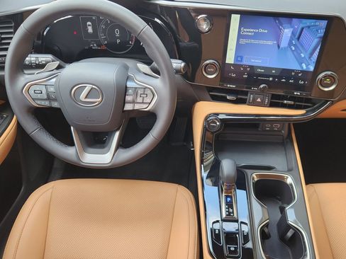 Used 2025 Lexus NX 250 FWD w/ Accessory Package (Z1) image 28